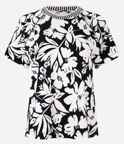 Blusa em Viscose com Estampa Floral Contrastante
