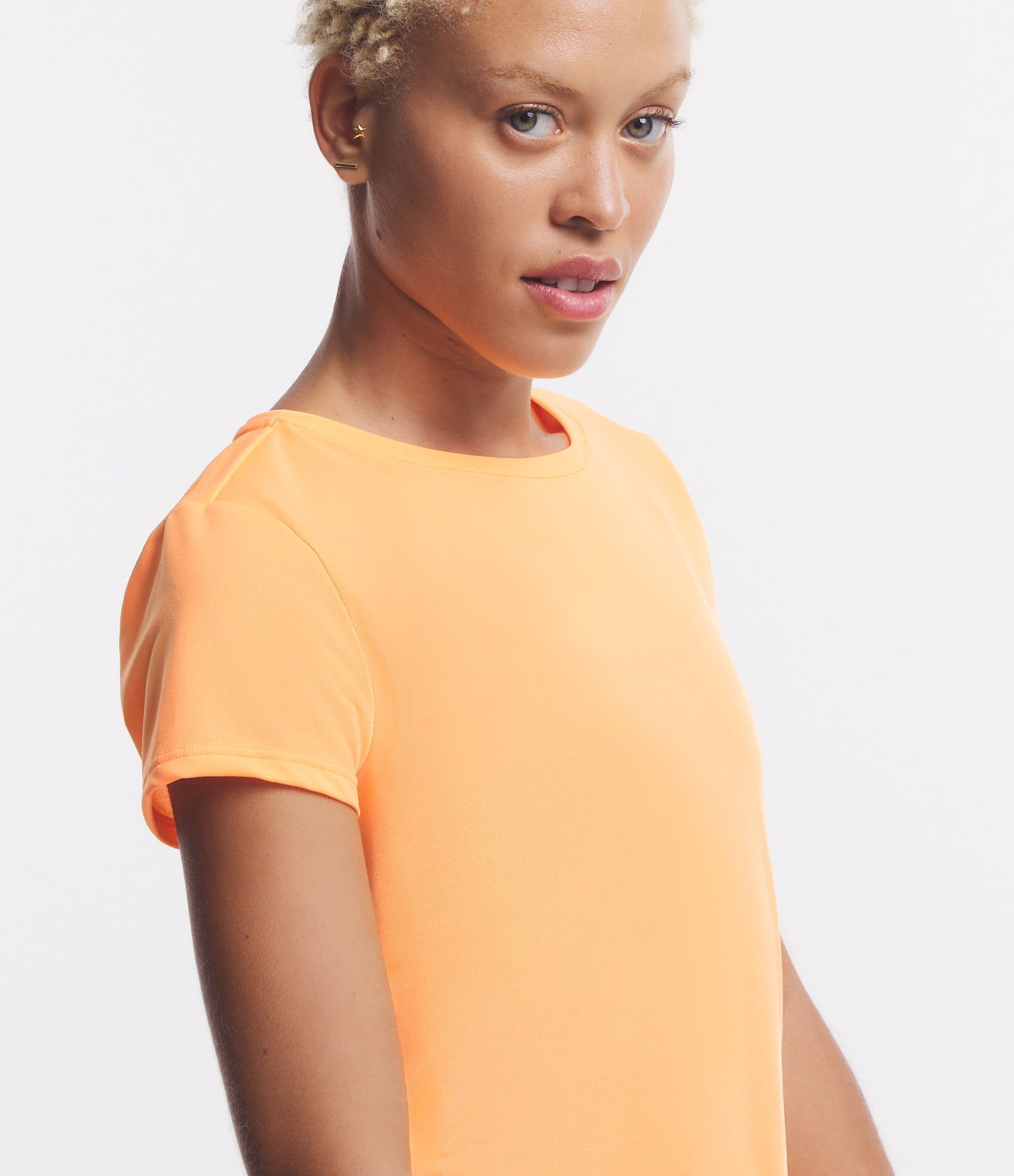 Camiseta Esportiva em Crepe Básica Laranja 1