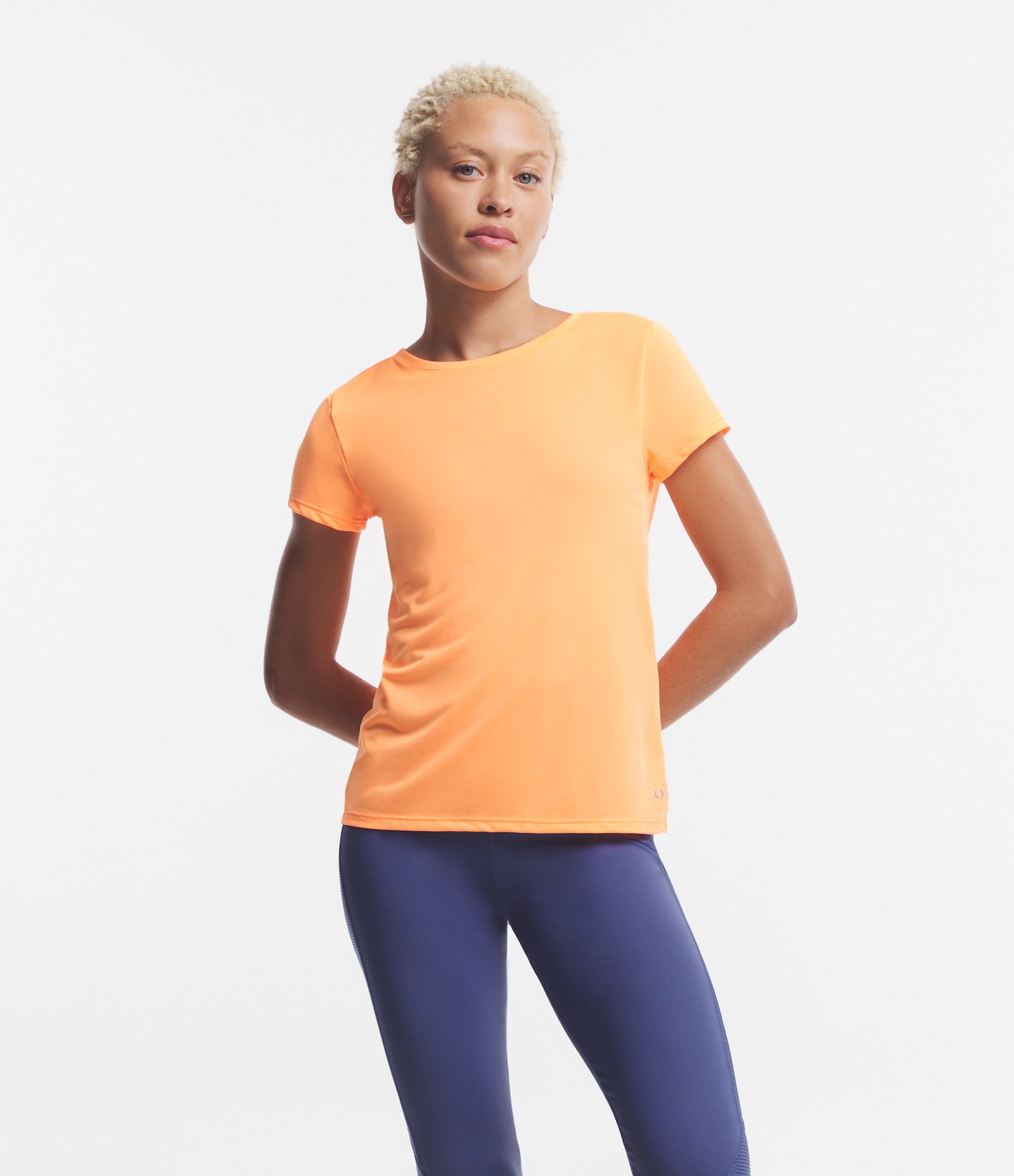 Camiseta Esportiva em Crepe Básica Laranja 2