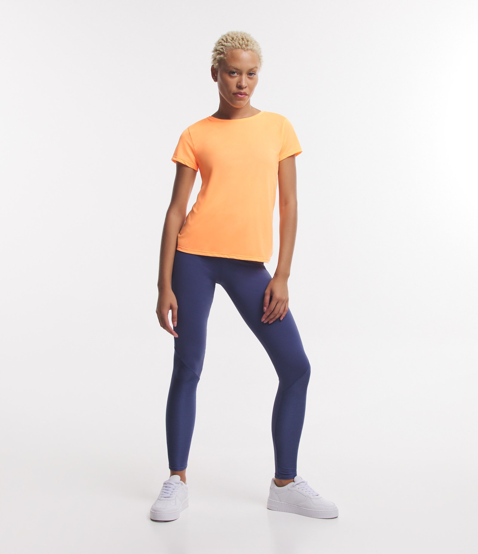 Camiseta Esportiva em Crepe Básica Laranja 3