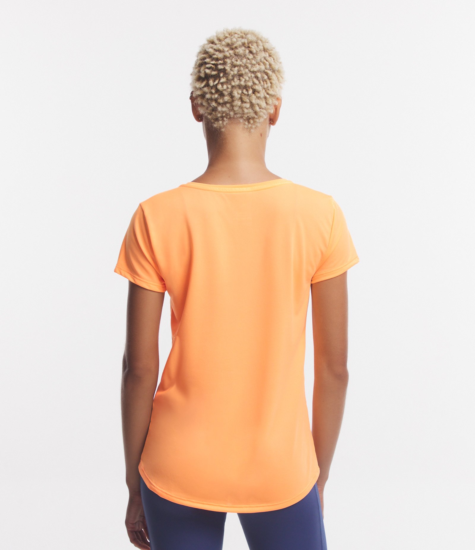 Camiseta Esportiva em Crepe Básica Laranja 4