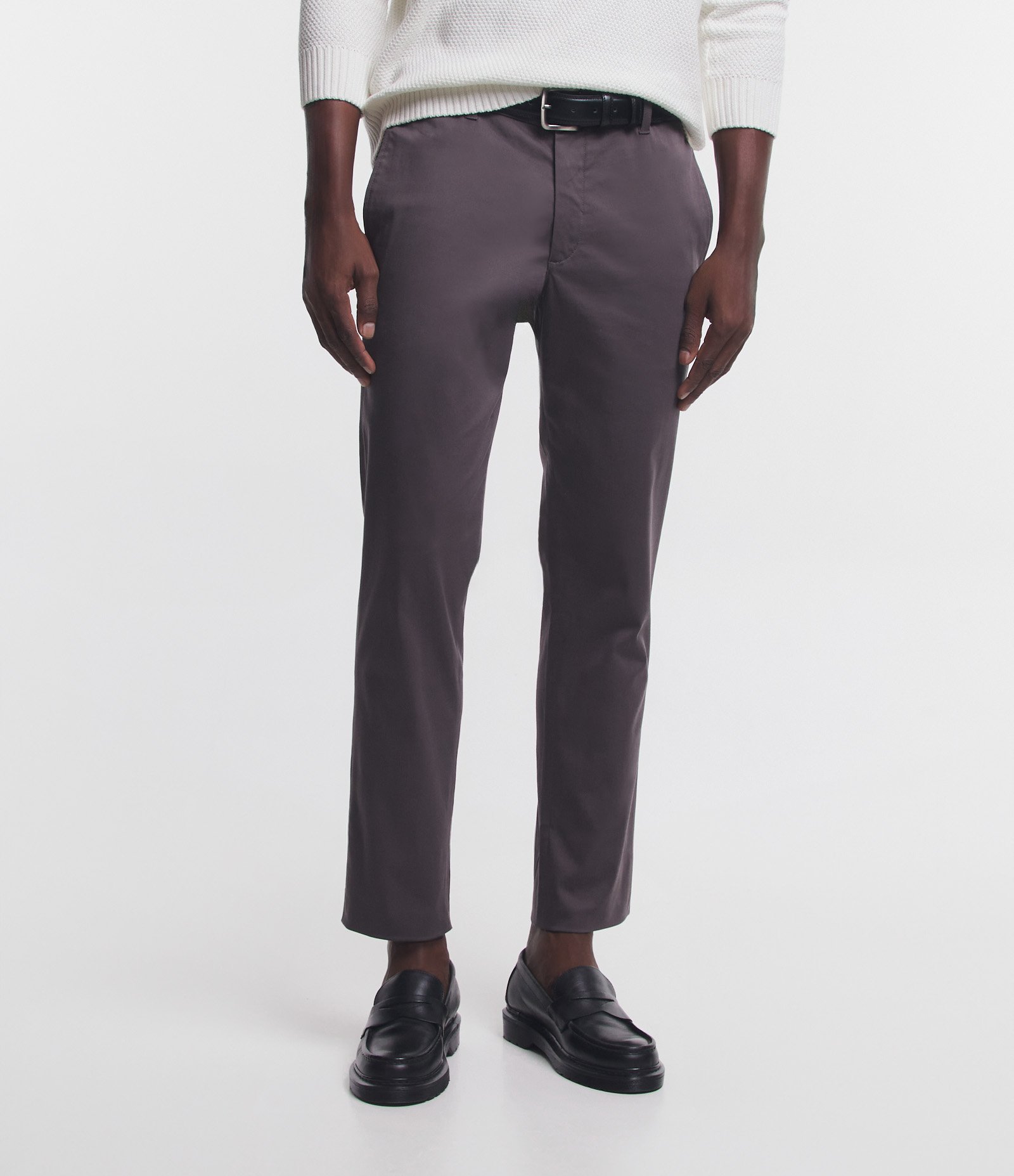 Calça Casual em Sarja com Textura Acetinada Cinza 3