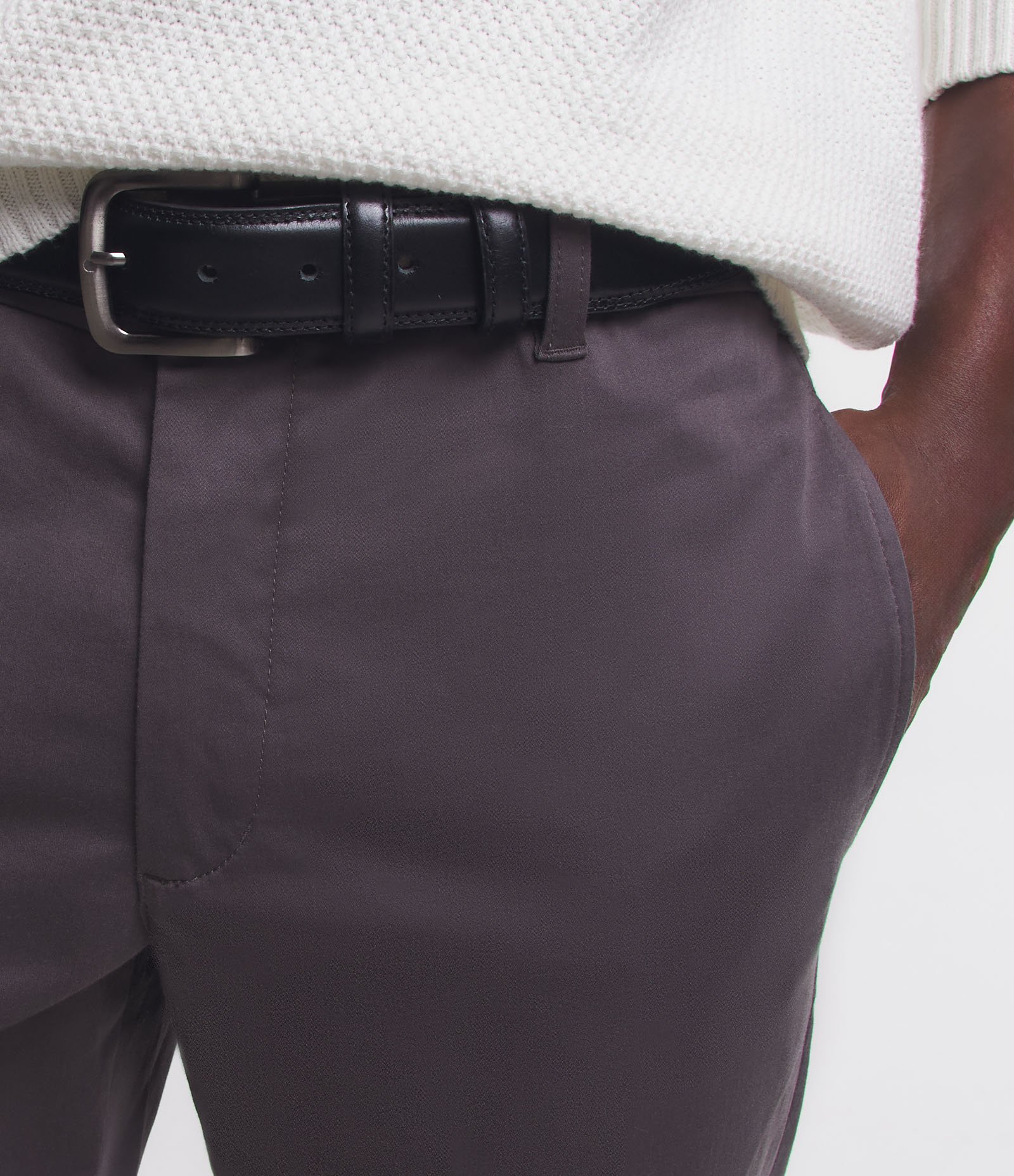 Calça Casual em Sarja com Textura Acetinada Cinza 4