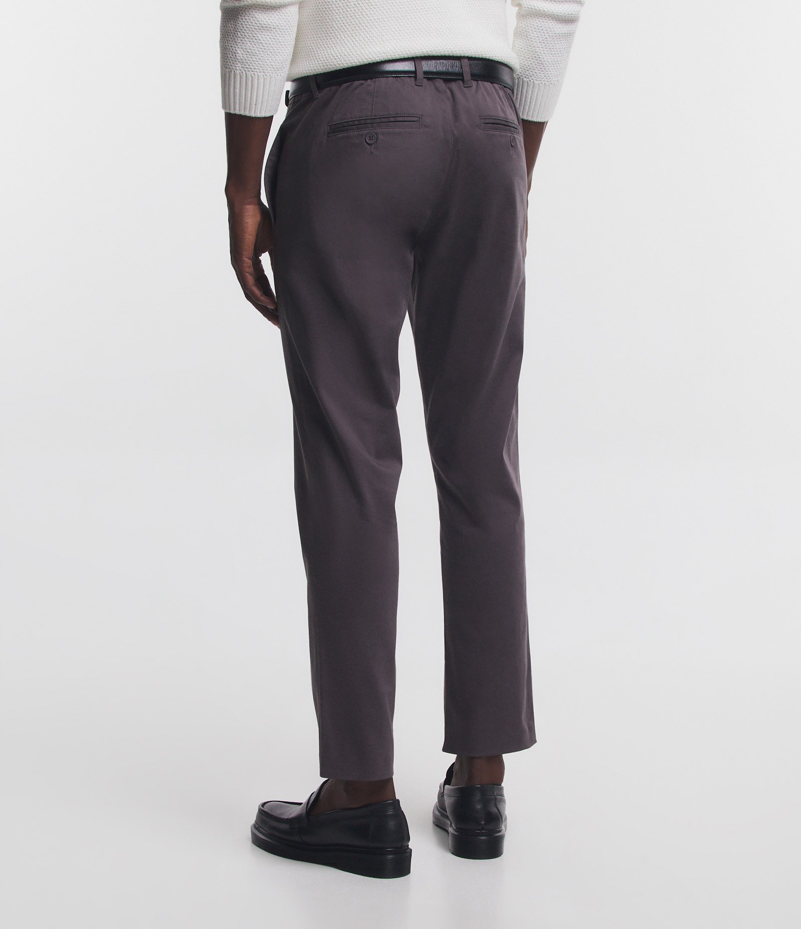 Calça Casual em Sarja com Textura Acetinada Cinza 5