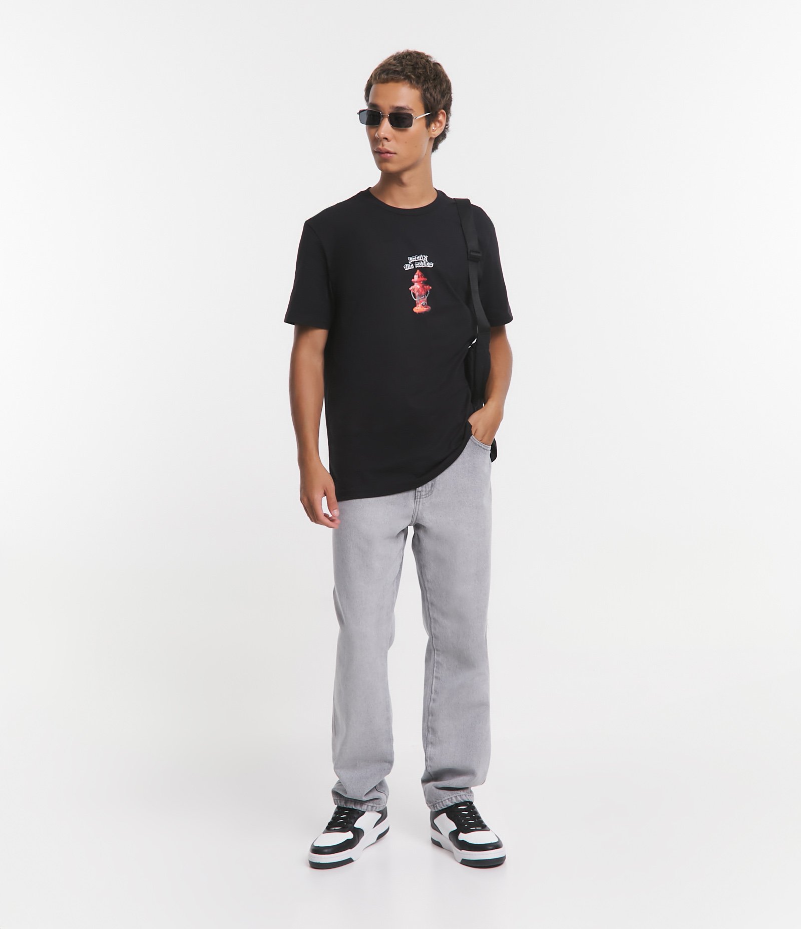 Calça Baggy em Jeans Estonada com Bolsos Cinza 1