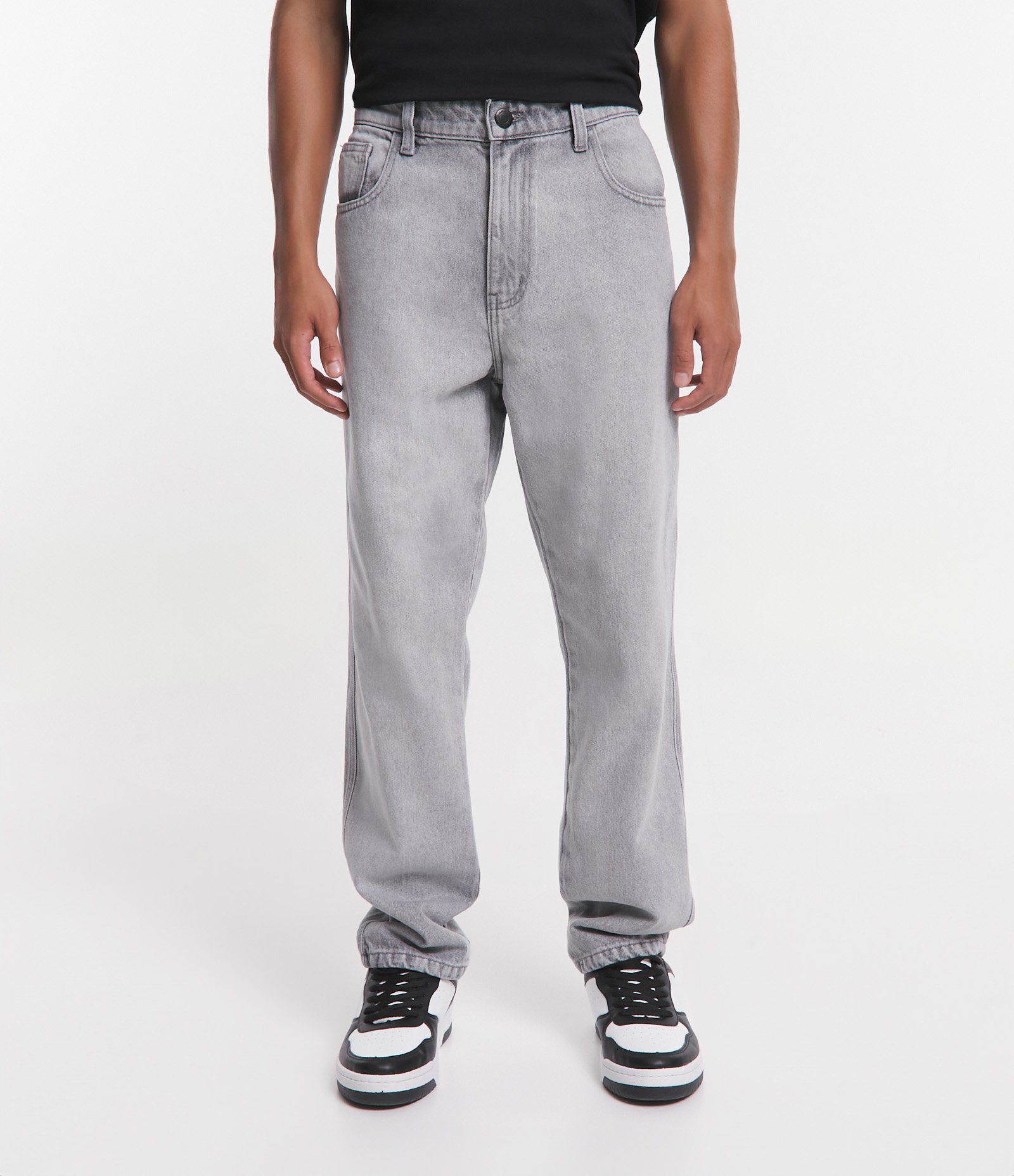 Calça Baggy em Jeans Estonada com Bolsos Cinza 2