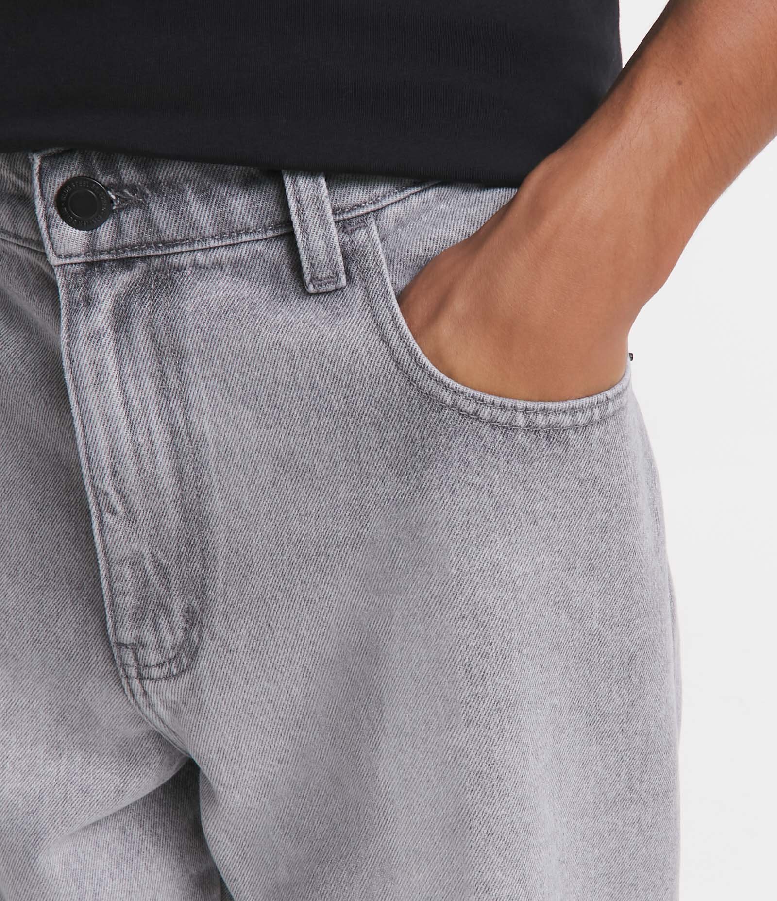Calça Baggy em Jeans Estonada com Bolsos Cinza 4