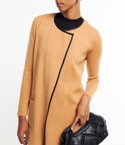 Cardigan em Tricô com Detalhes Contrastantes