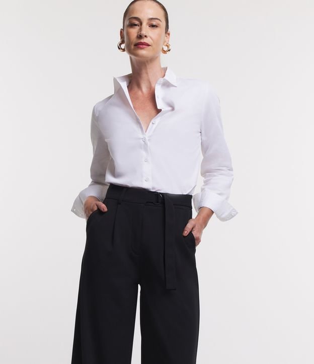 Calça Wide Leg em Crepe com Cinto e Fivela