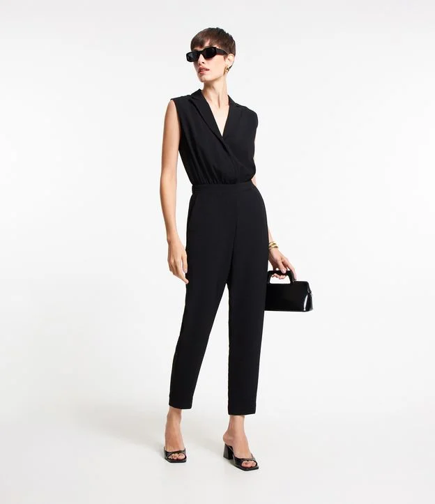 Macacão Longo com Gola Lapela e Cintura Elástica