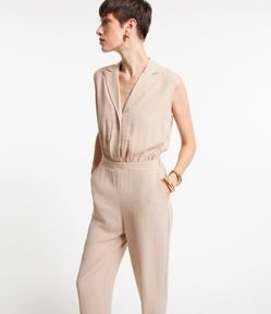 Macacão Longo com Gola Lapela e Cintura Elástica