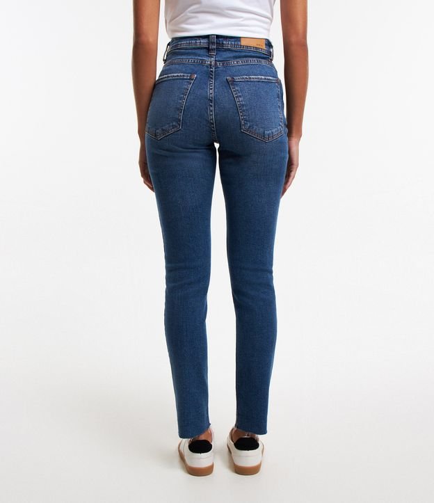 Calça Jeans Mom com Barra Virada Azul Escuro 3