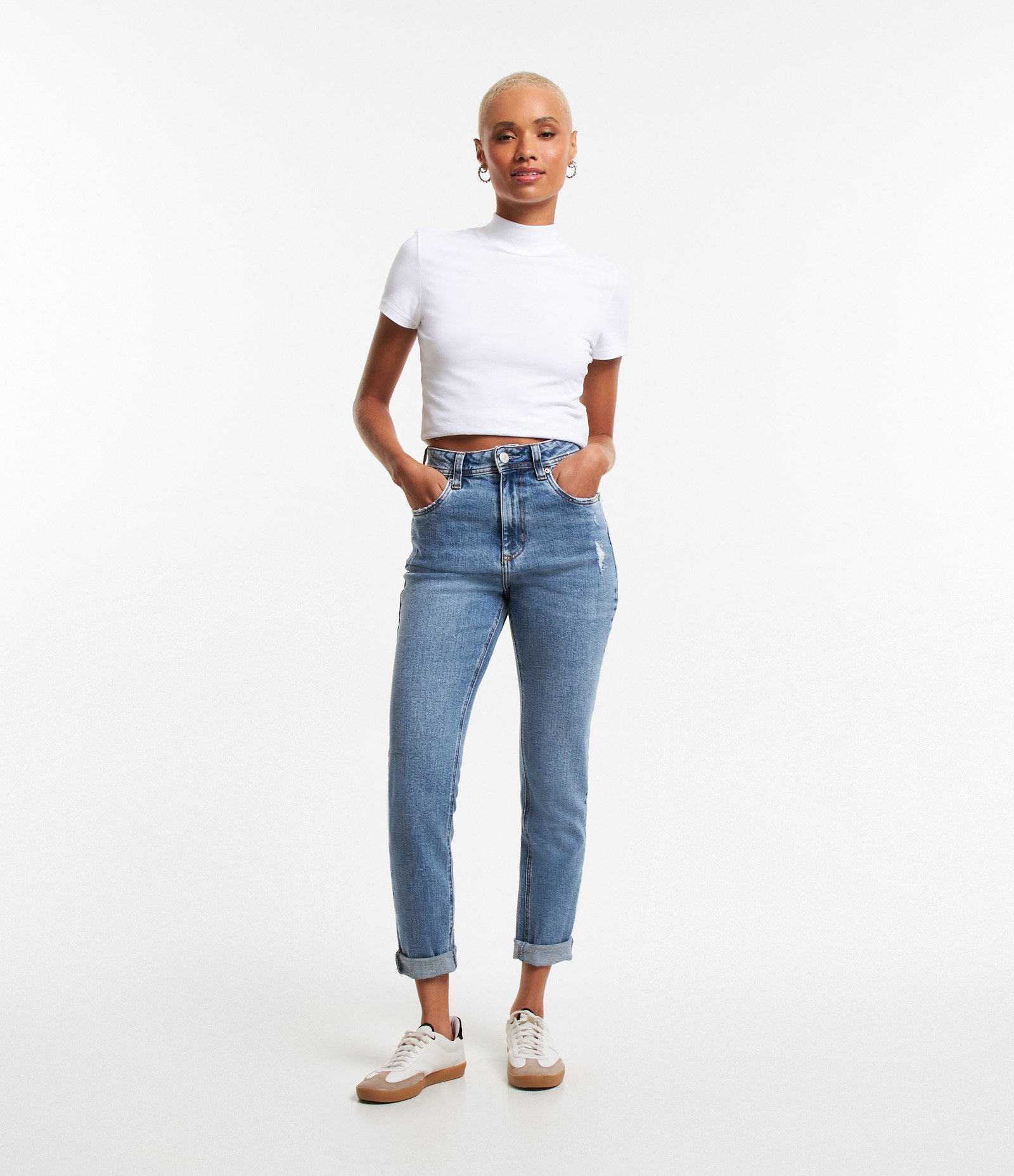 Calça Jeans Mom com Barra Virada 1