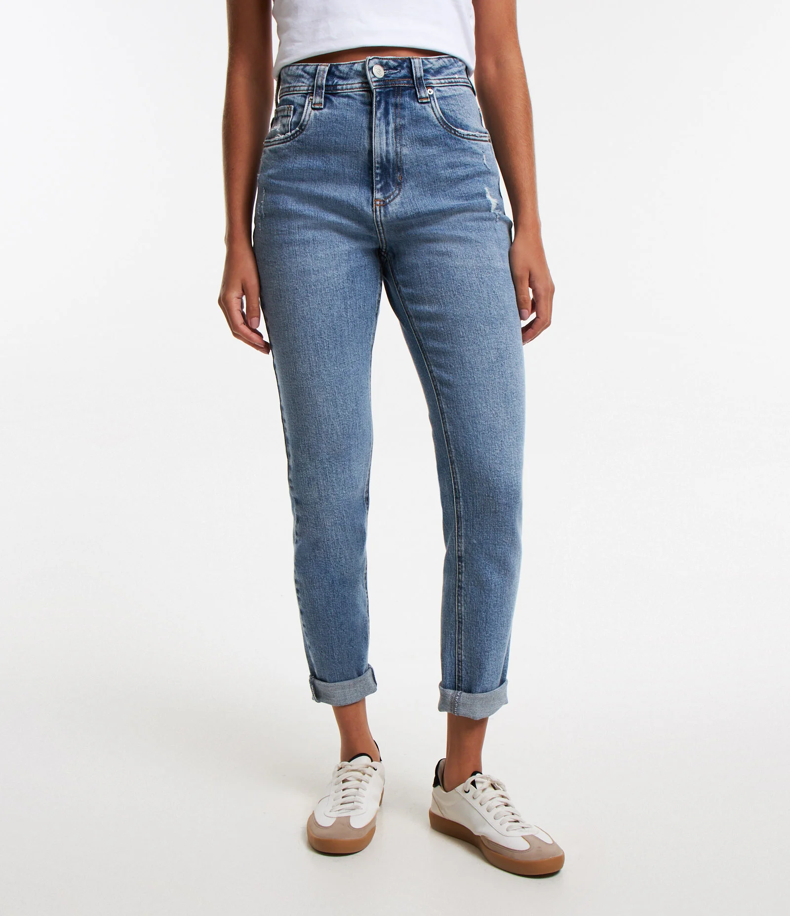 Calça Jeans Mom com Barra Virada 2