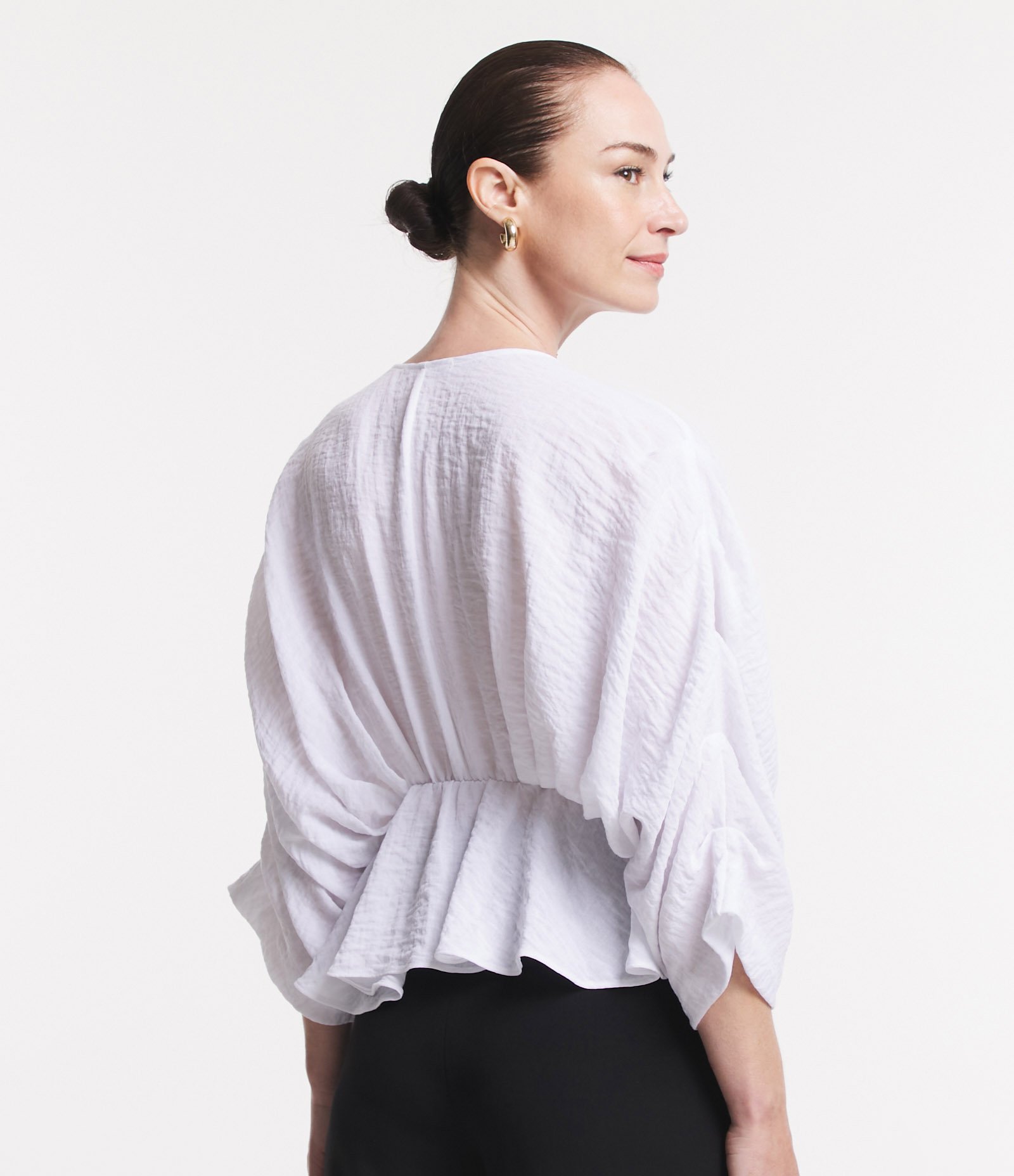 Blusa Bata Manga Longa em Viscose com Botões Branco 3