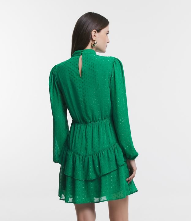 Vestido Curto Texturizado com Gola Alta com Botão Verde 4