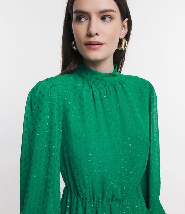 Vestido Curto Texturizado com Gola Alta com Botão Verde 5