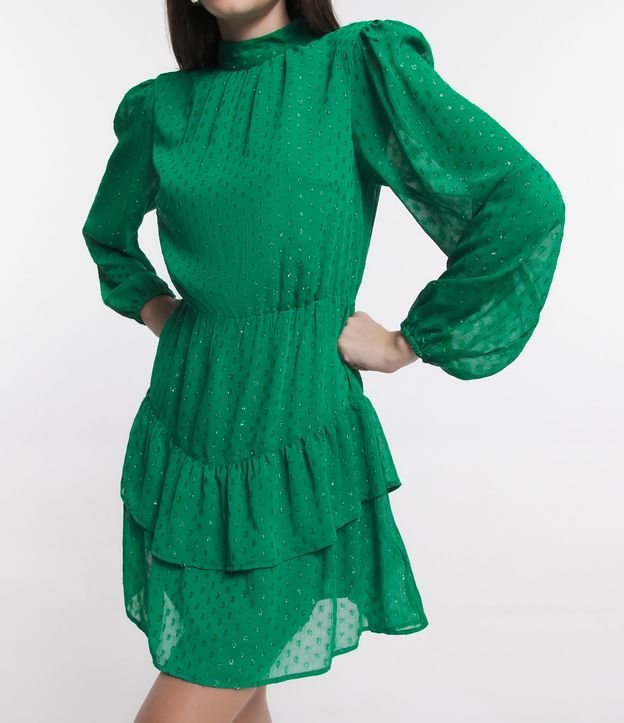 Vestido Curto Texturizado com Gola Alta com Botão Verde 6