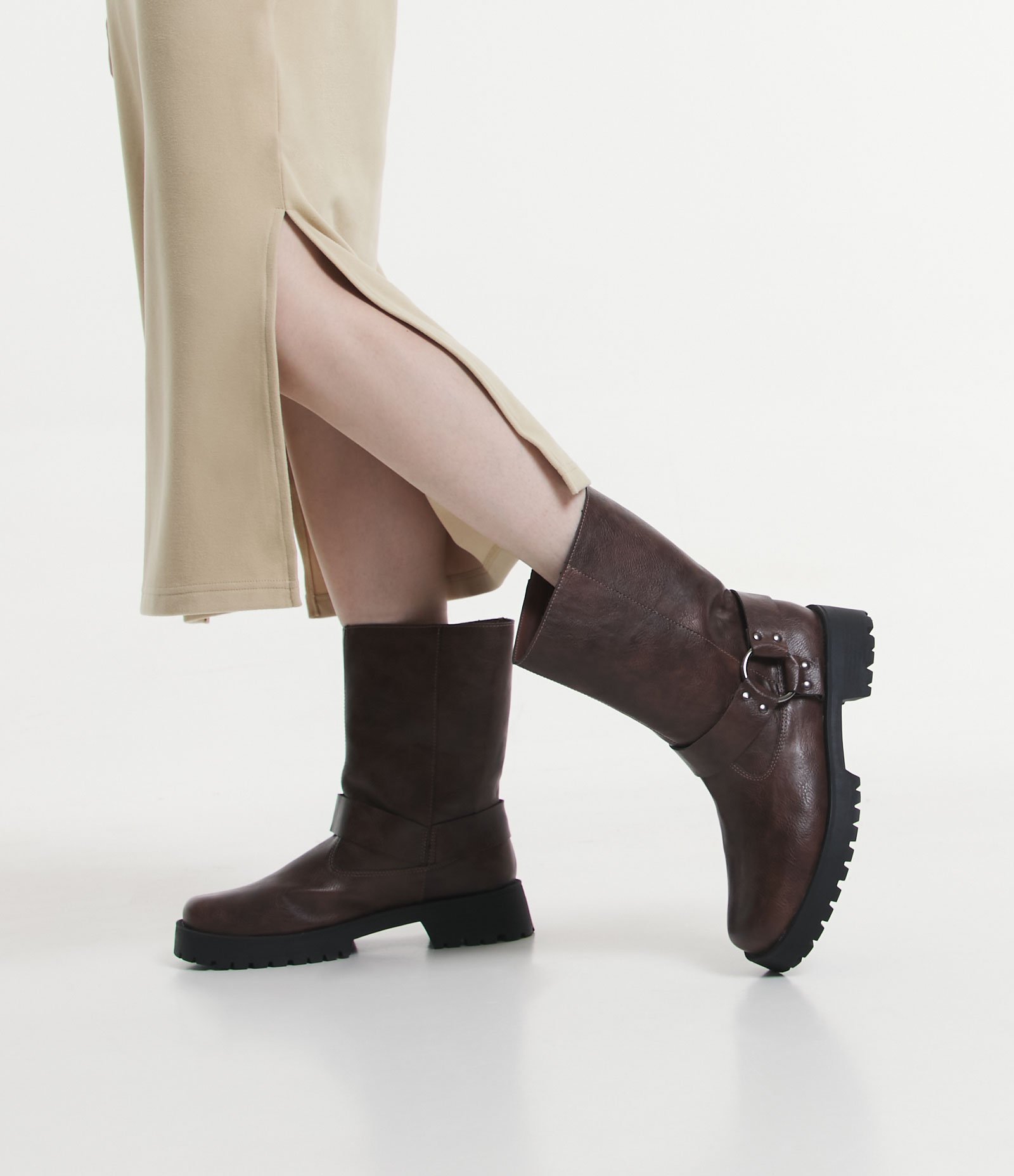Bota Biker com Sola Tratorada Marrom 2