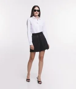 Short em Crepe com Aplicação de Strass