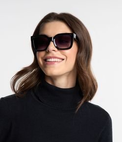 Óculos de Sol Quadrado Médio com Lente Degradê