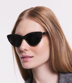 Óculos Gateado com Shape Pequeno e Detalhe na Hasta e Lente