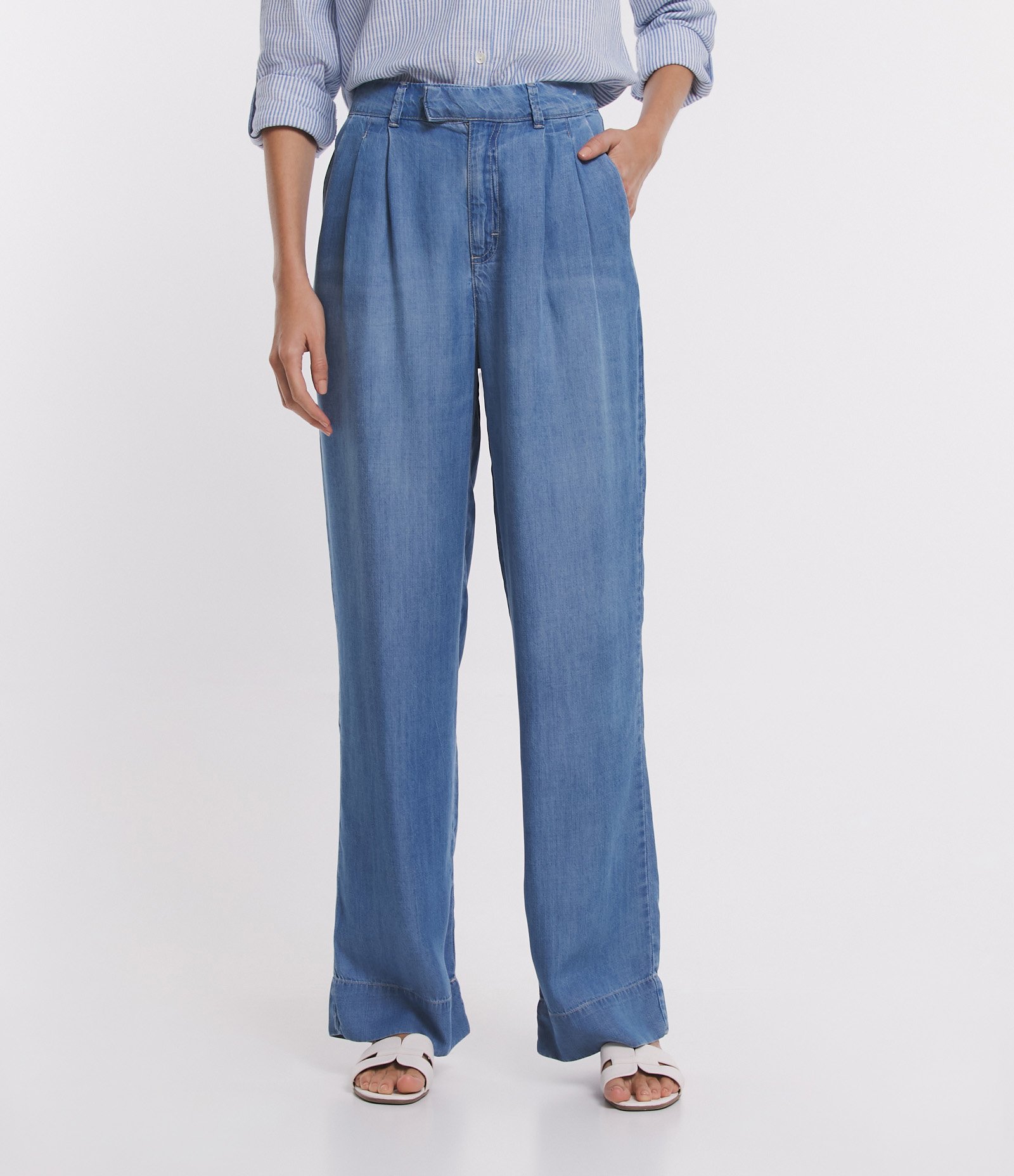 Calça Pantalona em Jeans com Cós Diferenciado e Pregas Azul Médio 3