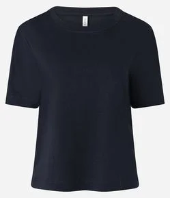 Blusa T-shirt em Meia Malha com Ombreira