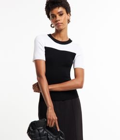 Blusa em Tricô com Bloco de Cor Contrastante