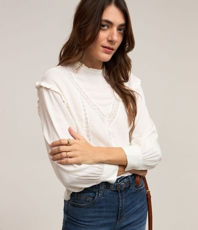 Blusa Bata em Viscose Maquinetada com Detalhes de Frufru e Entremeios Menor preço em Blusa Bata em Viscose Maquinetada com Detalhes de Frufru e Entremeios