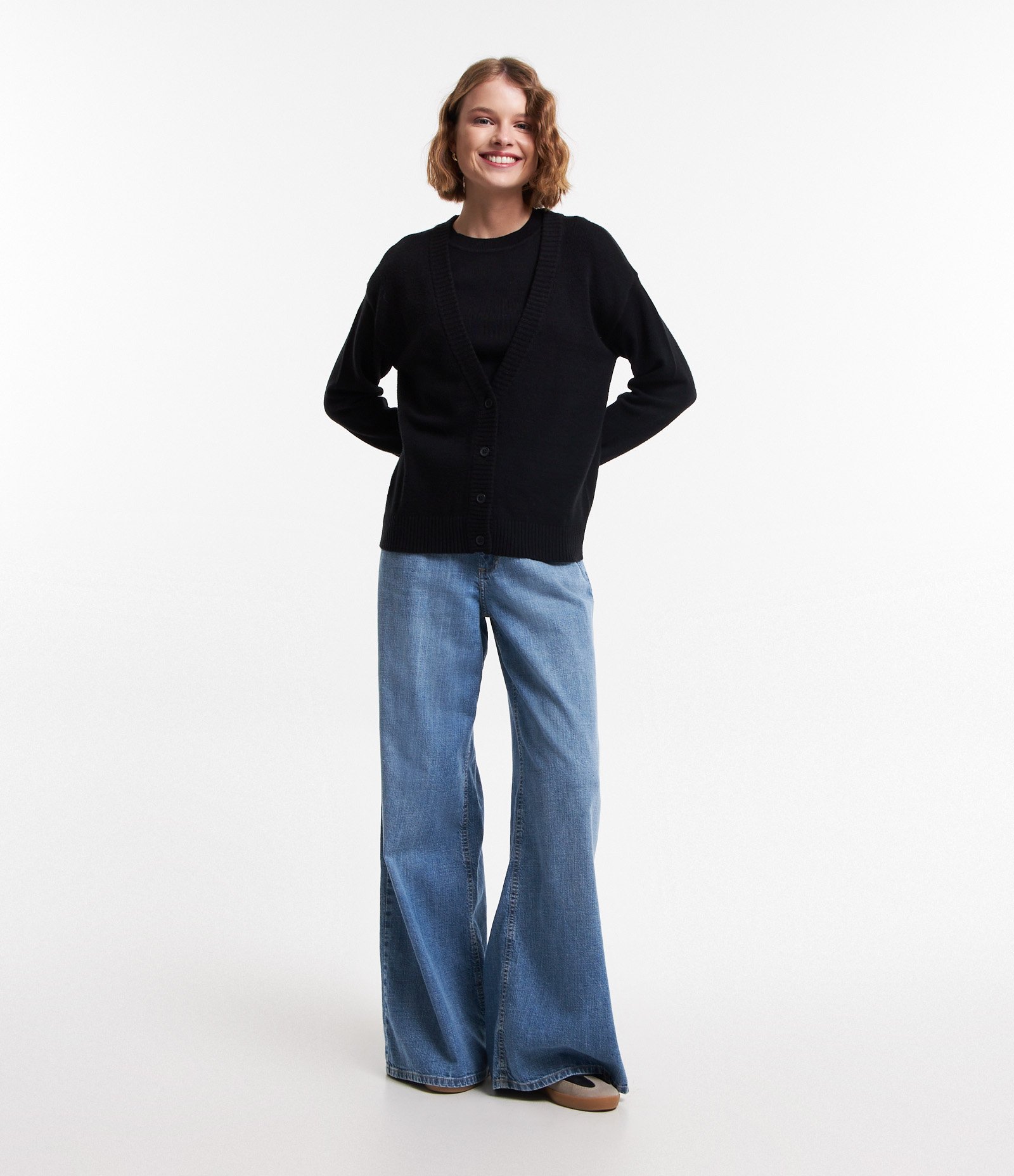 Cardigan Curto em Tricô com Botões Preto 2