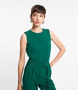 Blusa sem Manga em Crepe com Botões nos Ombros