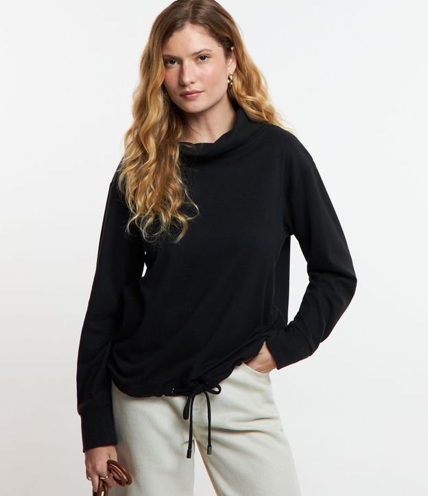 Blusa Canelada em Tecido Apeluciado com Gola Alta e Amarração na Barra