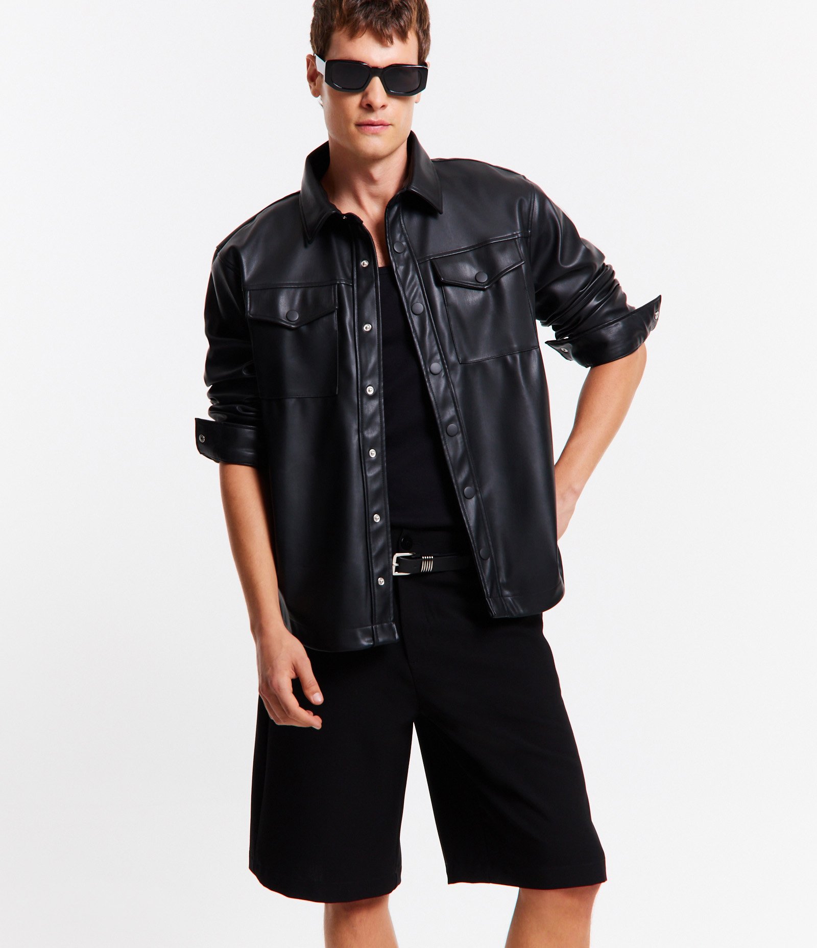 Camisa Overshirt com Bolsos de Lapela no Peito Preto 1