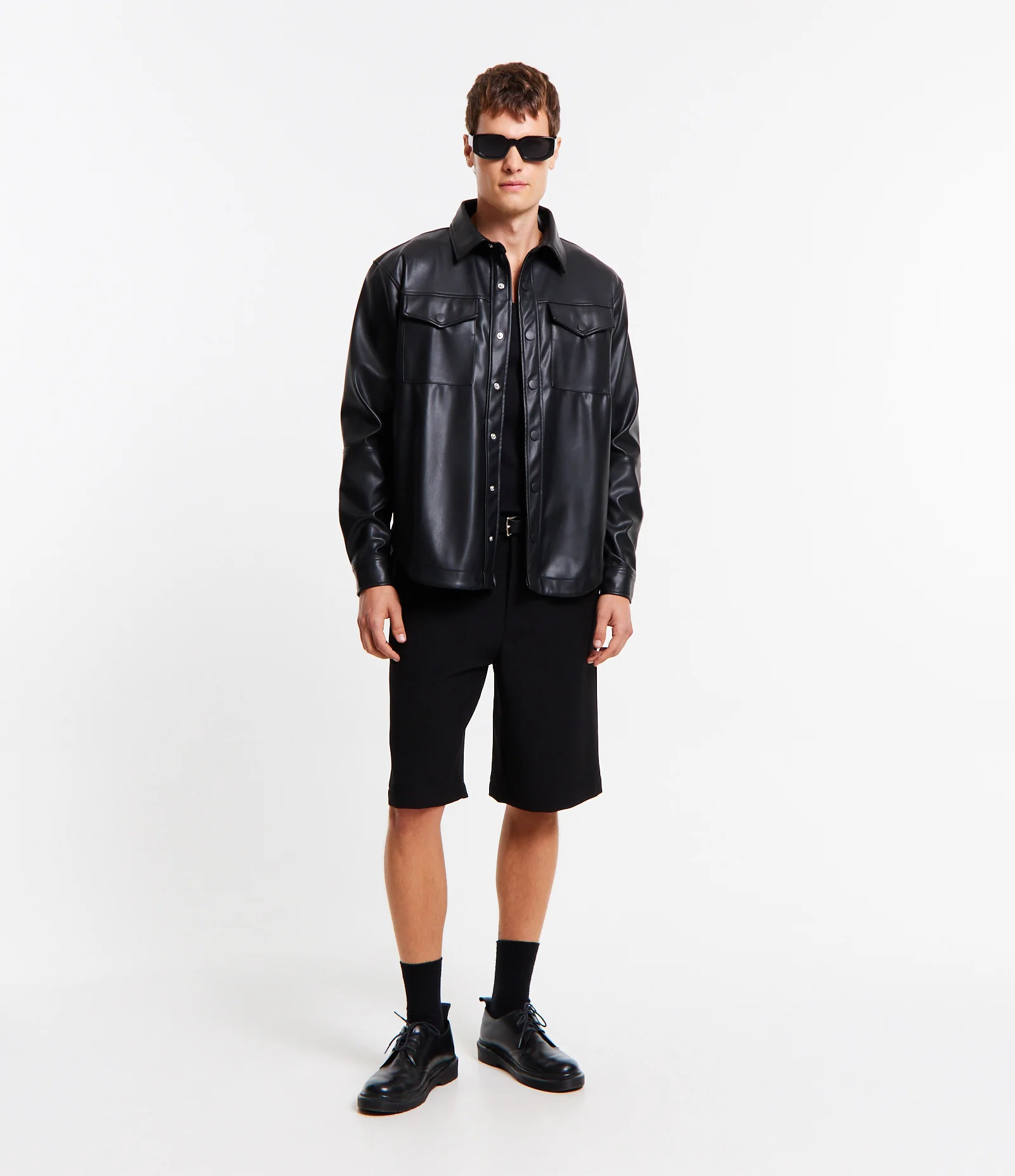 Camisa Overshirt com Bolsos de Lapela no Peito Preto 2