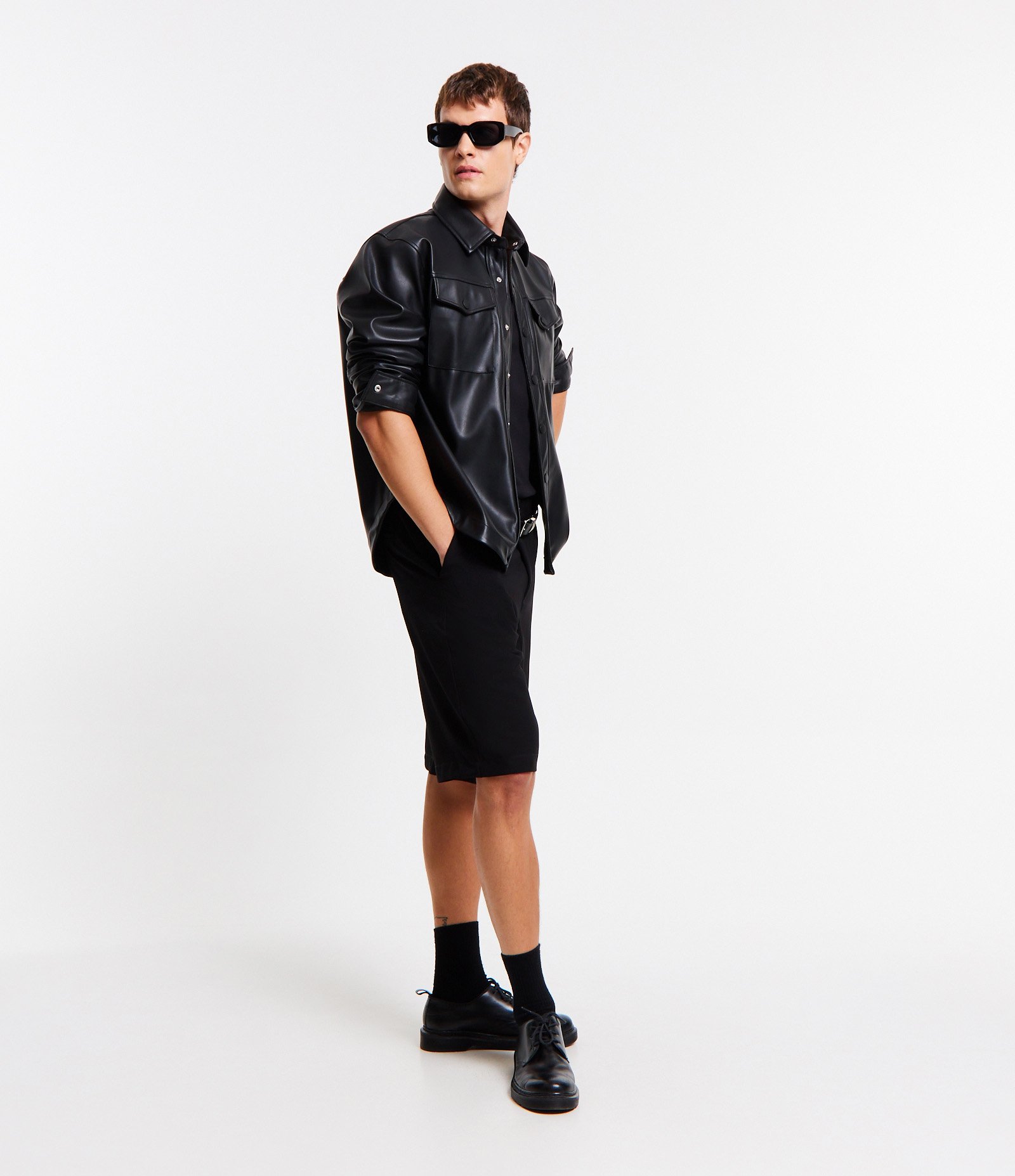 Camisa Overshirt com Bolsos de Lapela no Peito Preto 5