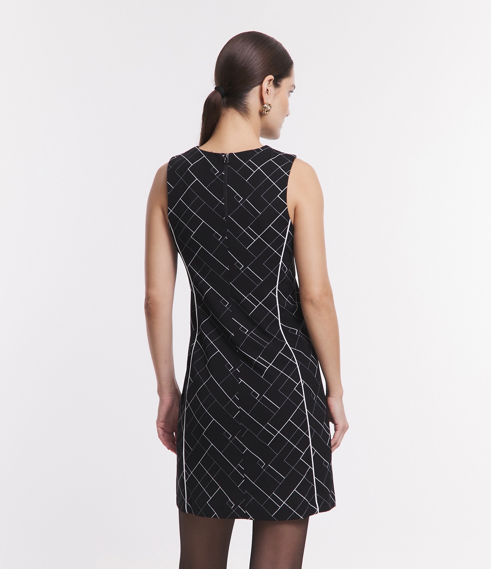 Vestido Curto em Crepe com Estampa Geométrica Preto 3