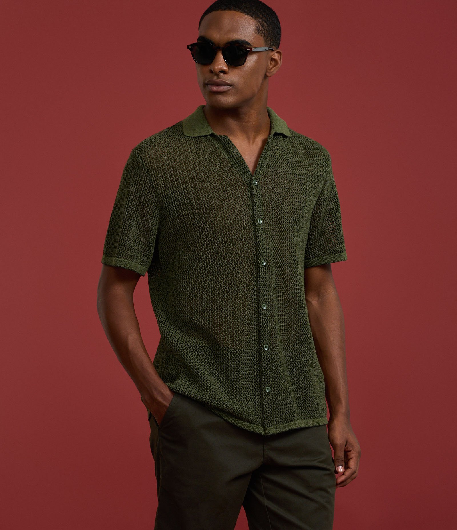 Bermuda Reta em Sarja com Bolso Verde Escuro 3