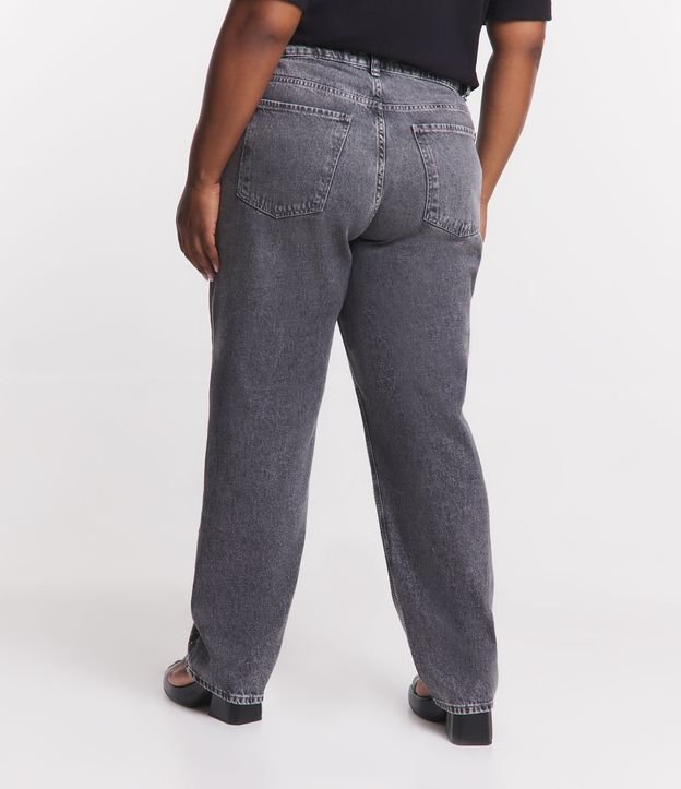 Calça Reta em Jeans com Listras de Strass Curve & Plus Size Cinza 3