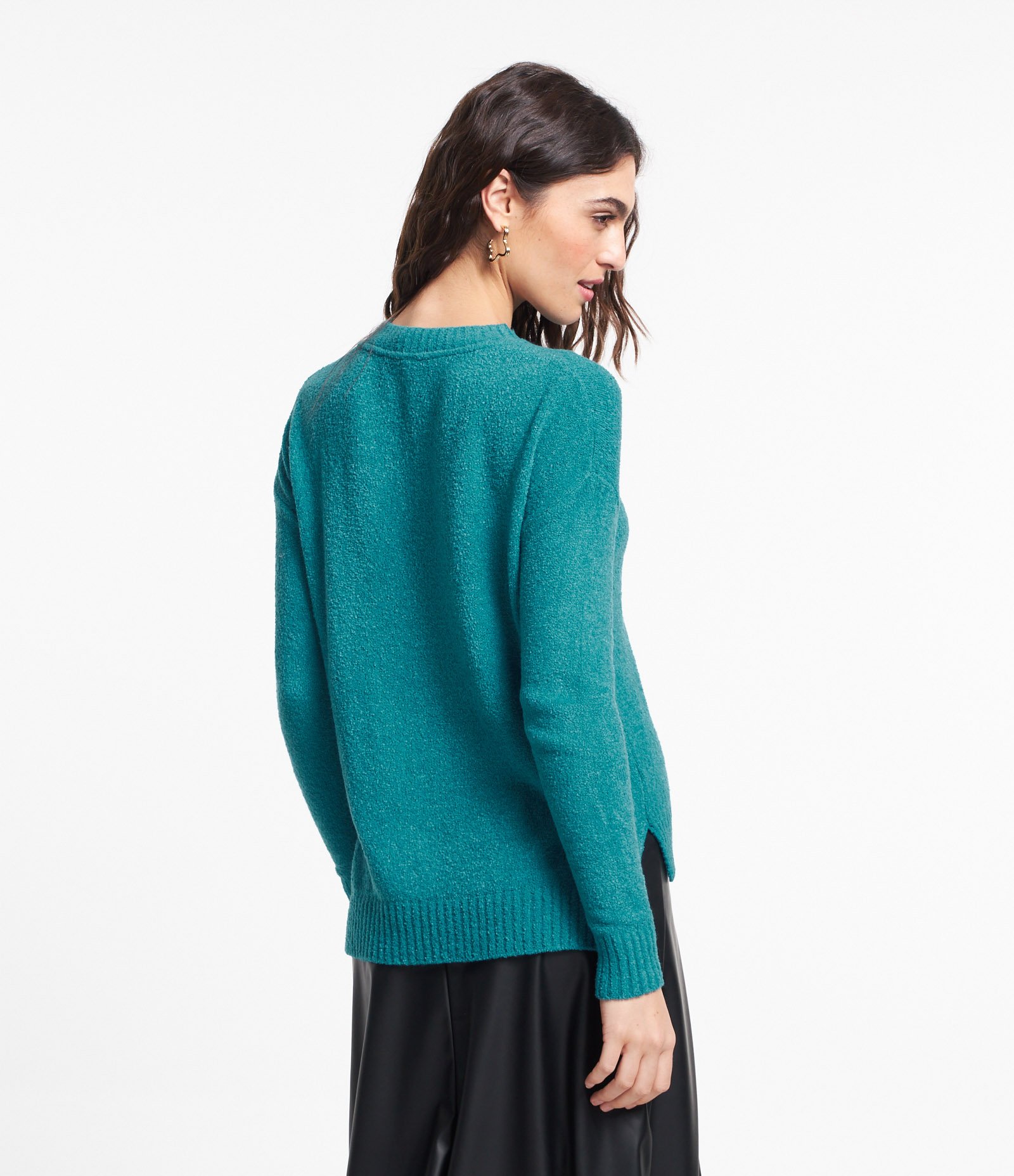 Suéter em Tricô Texturizado com Cava Deslocada 4