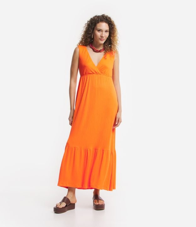 Vestido New Midi em Viscose Texturizada e com Recorte Vazado nas Costas Laranja 1