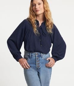 Blusa Bata com manga Recorte Franzido no Busto e Amarração na Gola