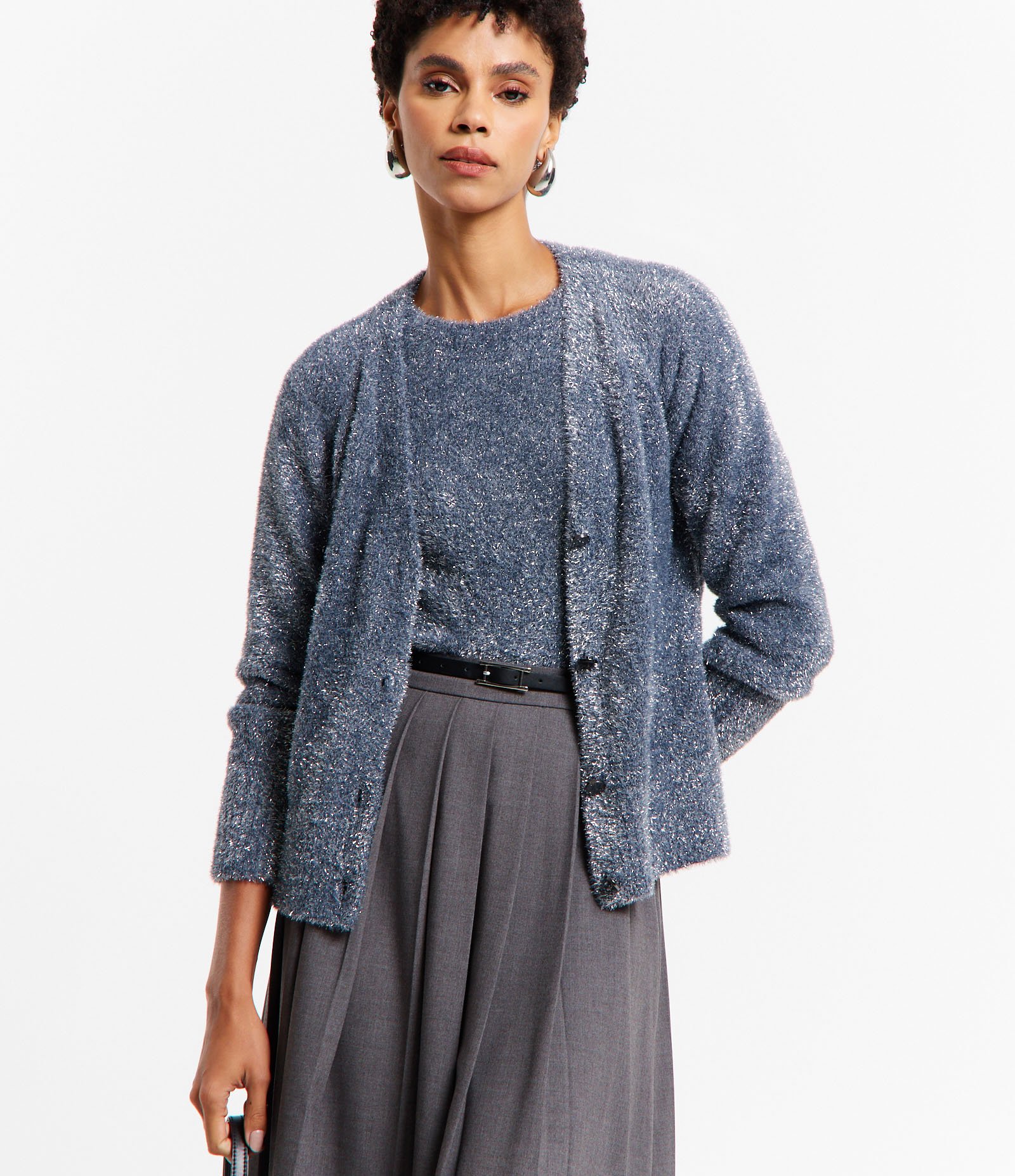 Cardigan em Tricô com Pelinhos e Fio Metalizado Cinza 2
