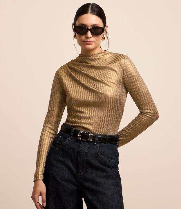 Blusa em Malha Texturizada com Foil  Franzido no Ombro