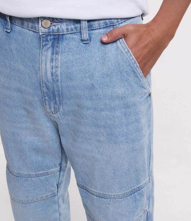 Calça Loose Reta em Jeans com Bolso no Joelho Azul 4