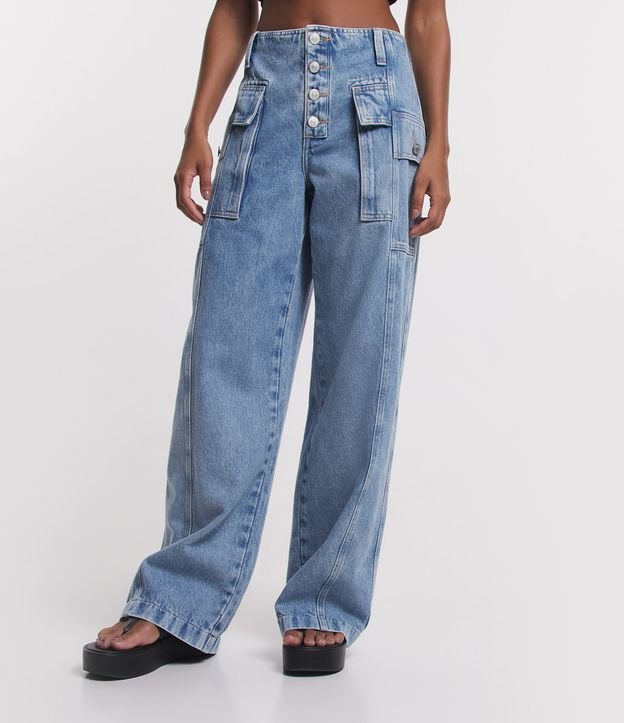 Calça Wide Leg Jeans com Recorte e Bolso Cargo Azul 2