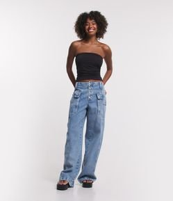 Calça Wide Leg Jeans com Recorte e Bolso Cargo