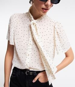 Camisa em Chiffon com Gola Laço e Estampa Poá