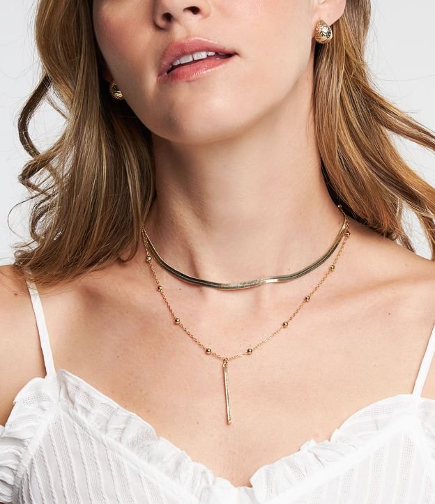 Conjunto Colar Camadas e Brincos com Diferentes Formatos