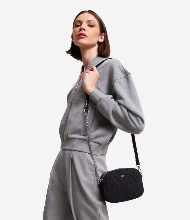 Bolsa Câmera Bag Pequena com Textura Matelassê e Detalhes em Croco